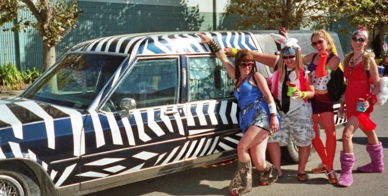 hearse-girls_2140823055